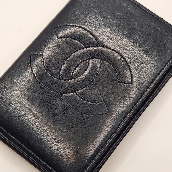 CHANEL Handbags - Authentic Vintage Chanel Black Leather CC Logo Compact Wallet Card COA France